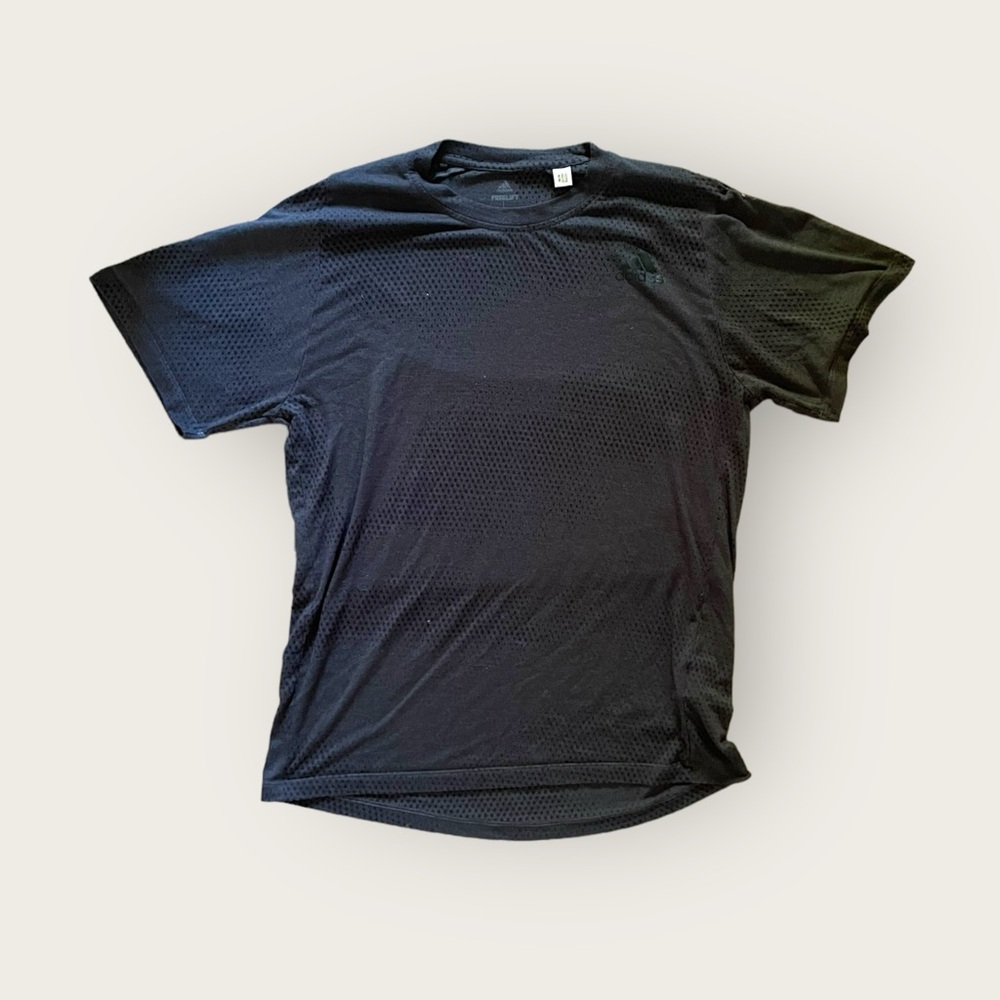 ADIDAS Freelift men’s large athletic shirt. Black.